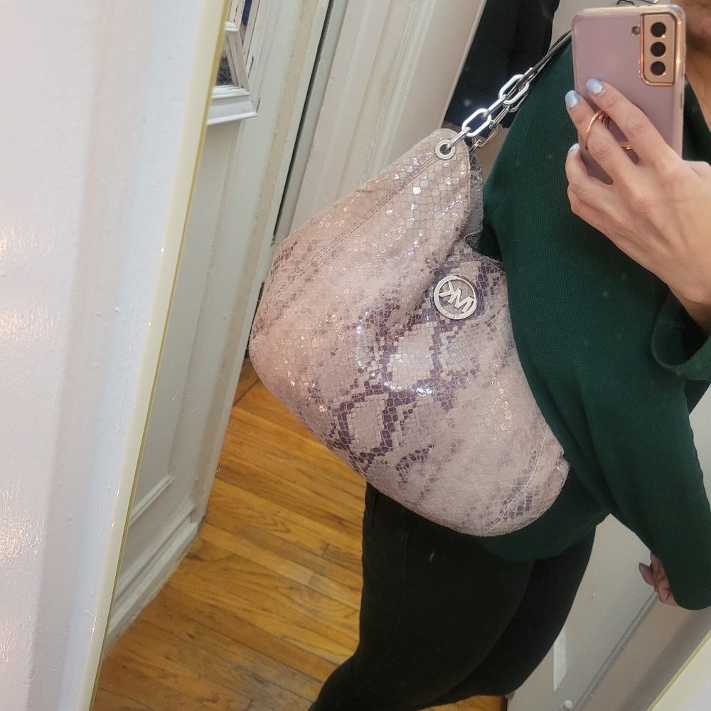 Michael Kors Lillie Large Snakeskin Slouchy Hobo Bag Like New Everyday Luxury - Picture 11 of 11